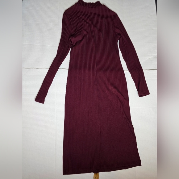 Cato Bodycon Dress With Cutout - Picture 3 of 3